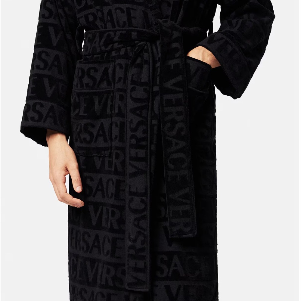 ⏰️Huge Sale: Black Versace Hooded Robe - Large - Picture 3 of 8